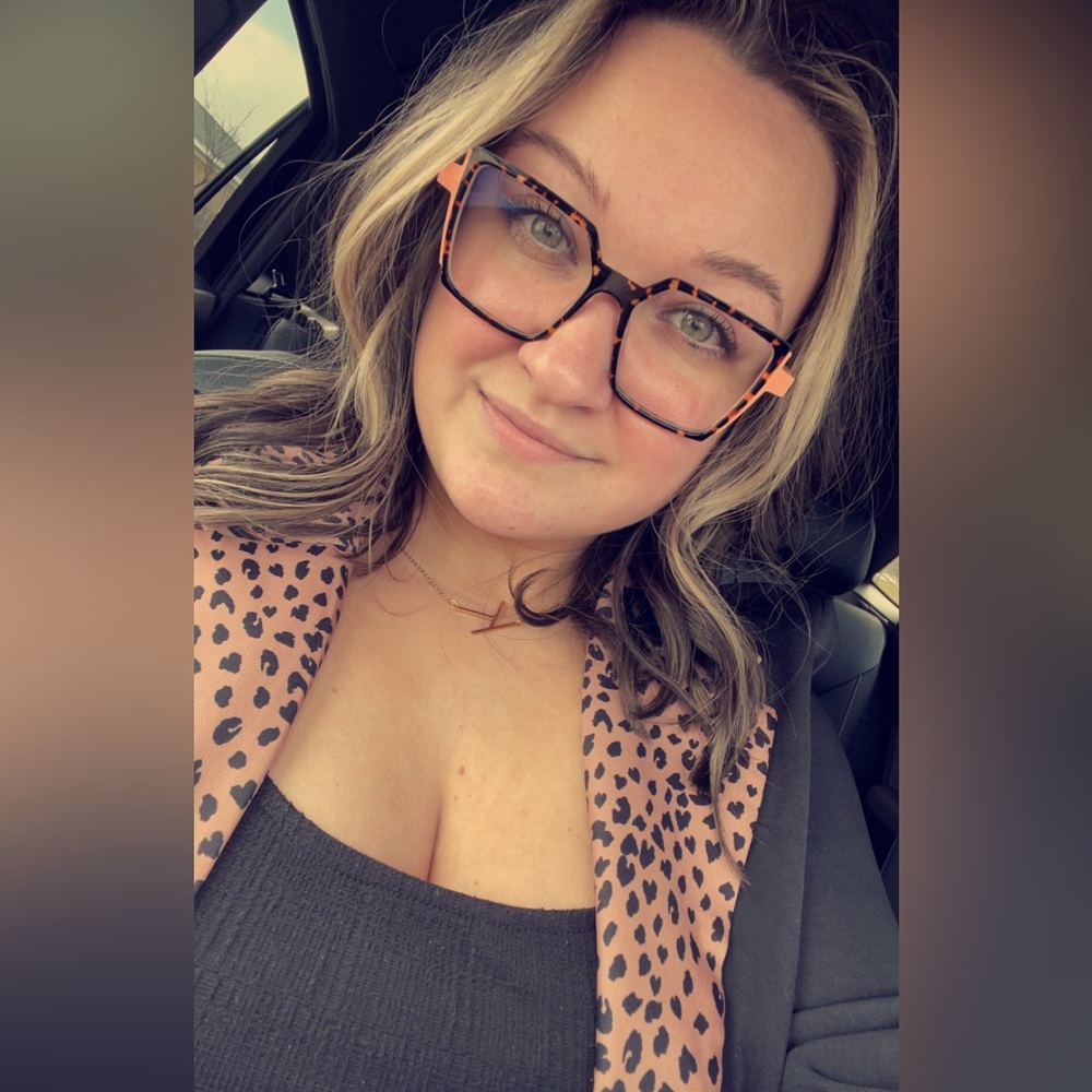 Meet your Posher, Kayla